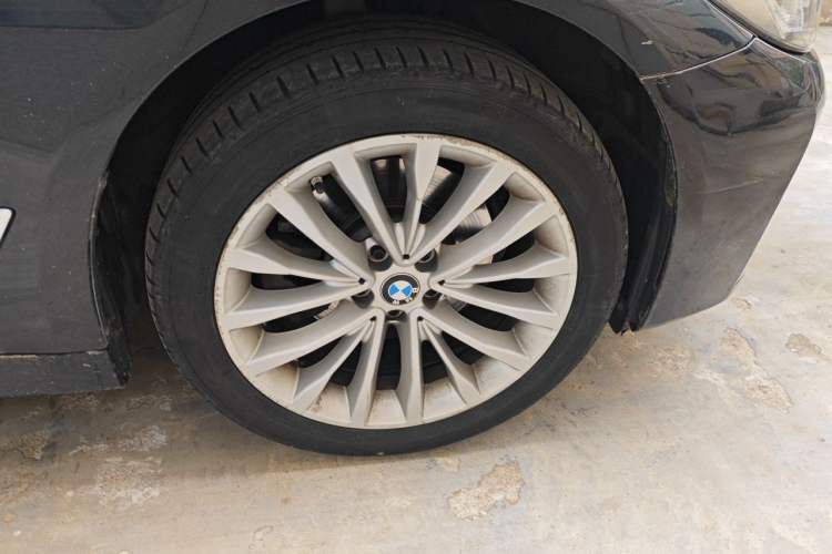 Used BMW 5 Series 2022 Restyled 525Li M Sport Package Right Front Wheel Hub