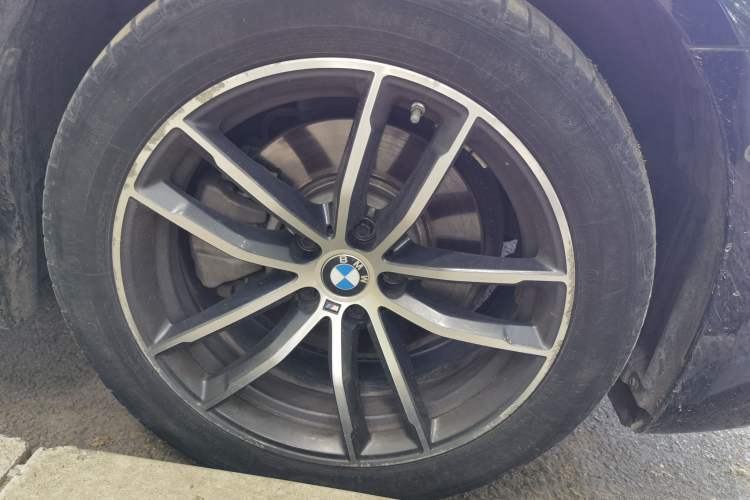 Used BMW 5 Series 2022 Restyled 525Li M Sport Package Right Front Wheel Hub