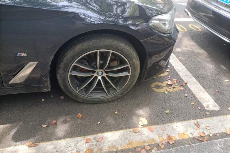 Used BMW 5 Series 2022 Restyled 525Li M Sport Package Right Front Wheel Hub