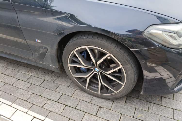 Used BMW 5 Series 2022 530i M Sport Package Right Front Wheel Hub