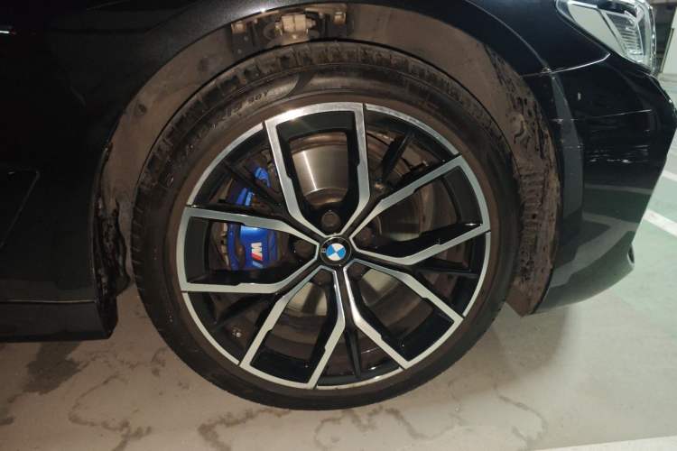 Used BMW 5 Series 2022 Second Facelift 530i M Sport Package Right Front Wheel Hub