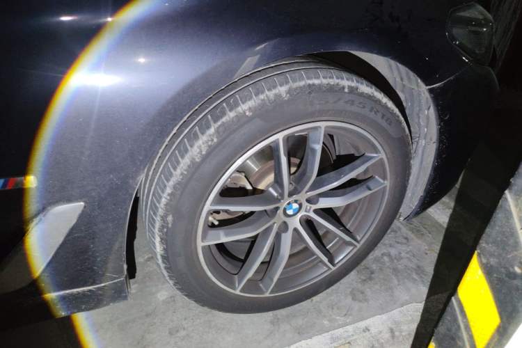 Used BMW 5 Series 2022 Restyled 525Li M Sport Package Right Front Wheel Hub