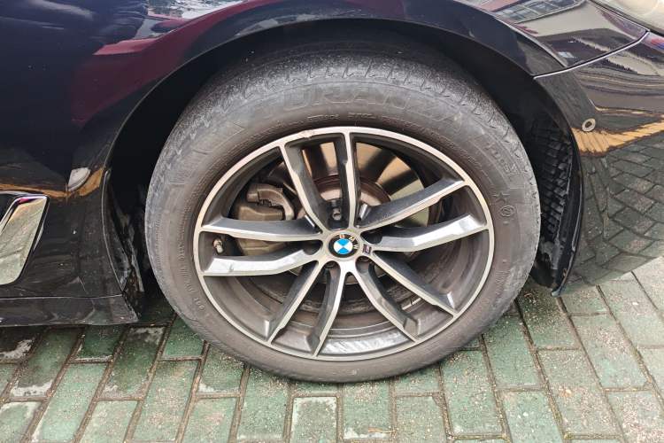 Used BMW 5 Series 2022 Restyled 525Li M Sport Package Right Front Wheel Hub