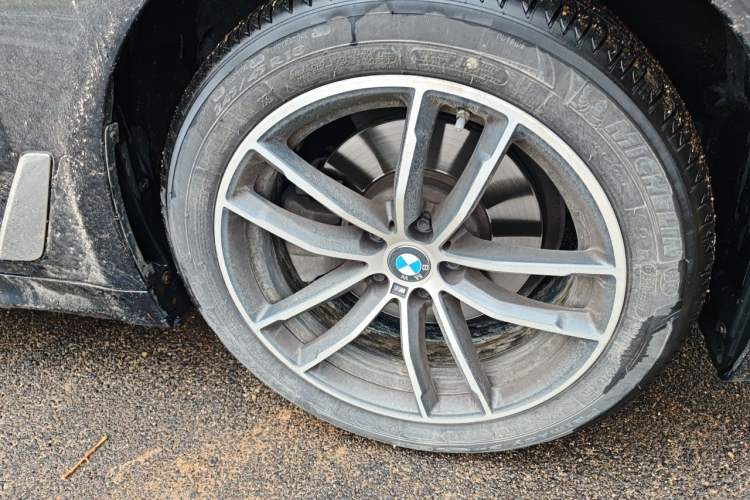Used BMW 5 Series 2022 Second Facelift 525Li M Sport Package Right Front Wheel Hub