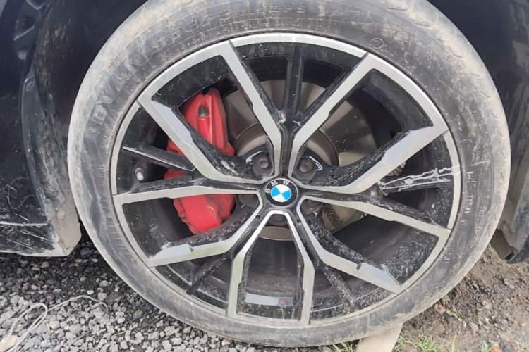 Used BMW 5 Series 2022 Second Facelift 525Li M Sport Package Right Front Wheel Hub
