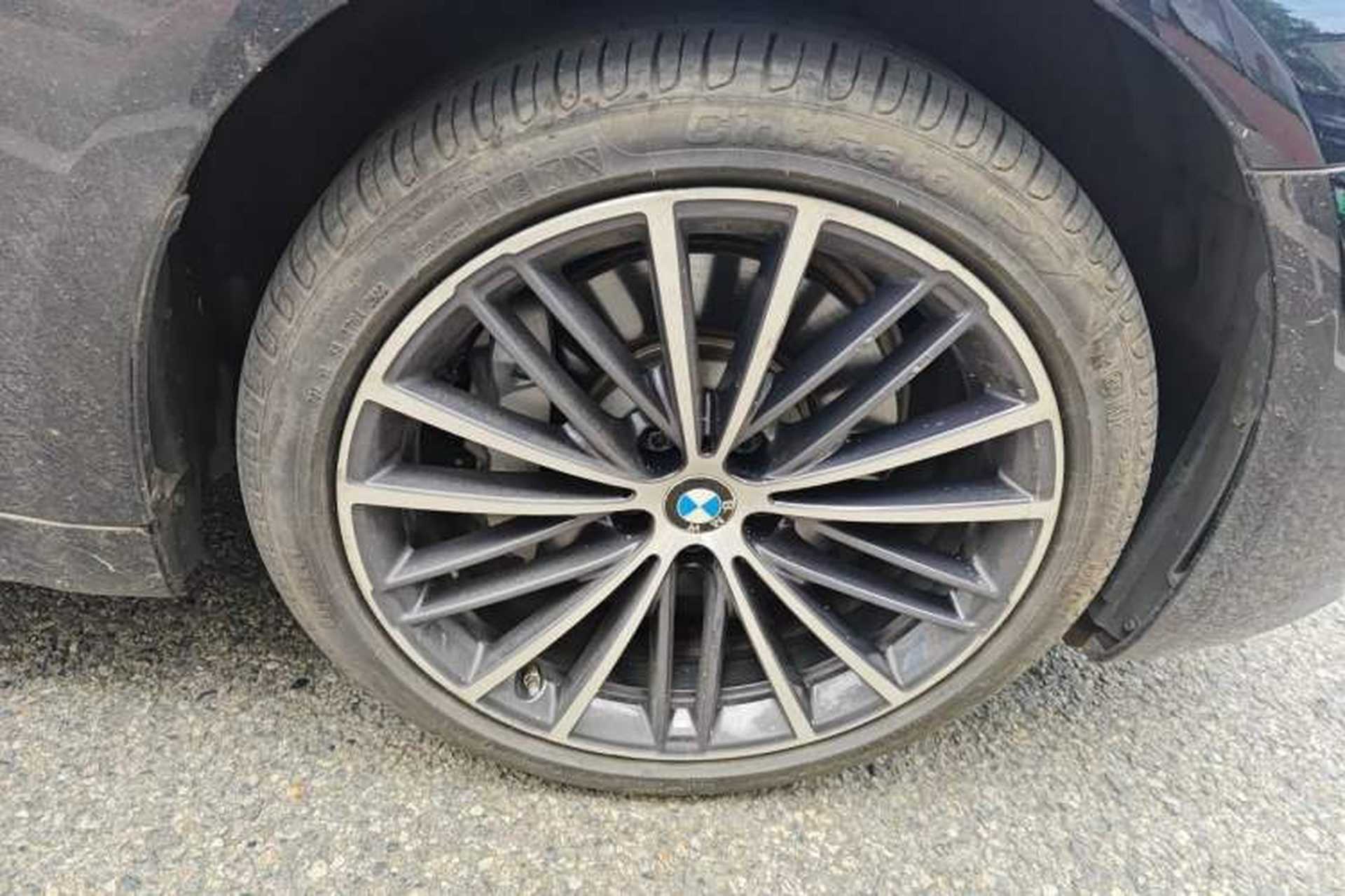 Used BMW 5 Series 2022 530Li Leading Model M Sport Package Right Front Wheel Hub