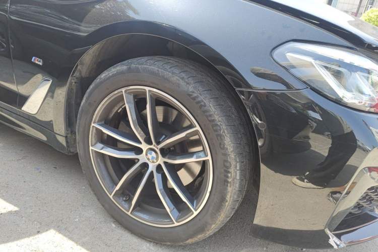 Used BMW 5 Series 2022 Second Facelift 525Li M Sport Package Right Front Wheel Hub