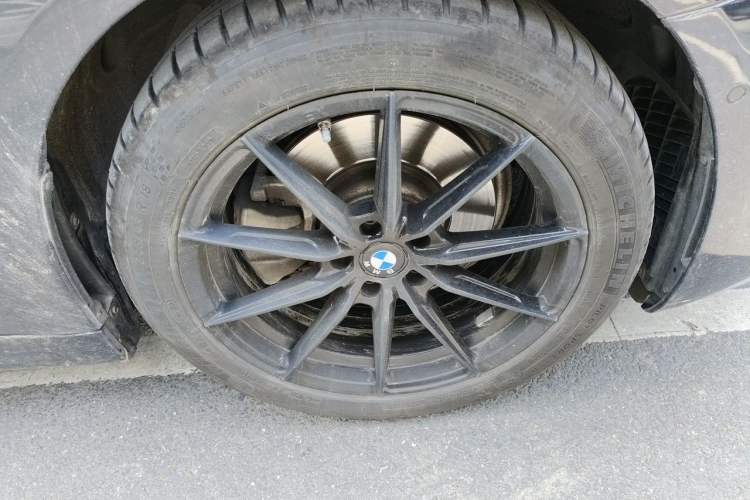 Used BMW 5 Series 2022 Second Facelift 525i M Sport Package Right Front Wheel Hub