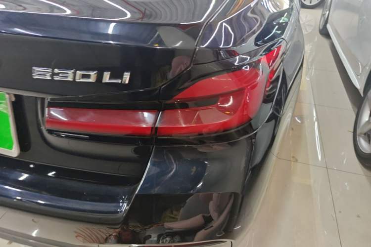 Used BMW 5 Series 2022 Restyled 530Li Leading Edition M Sport Package Right Rear Taillight