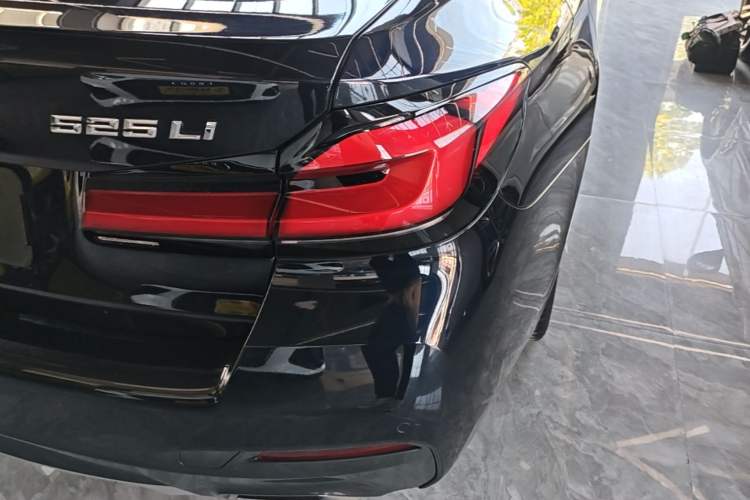 Used BMW 5 Series 2022 Second Facelift 525Li M Sport Package Right Rear Taillight