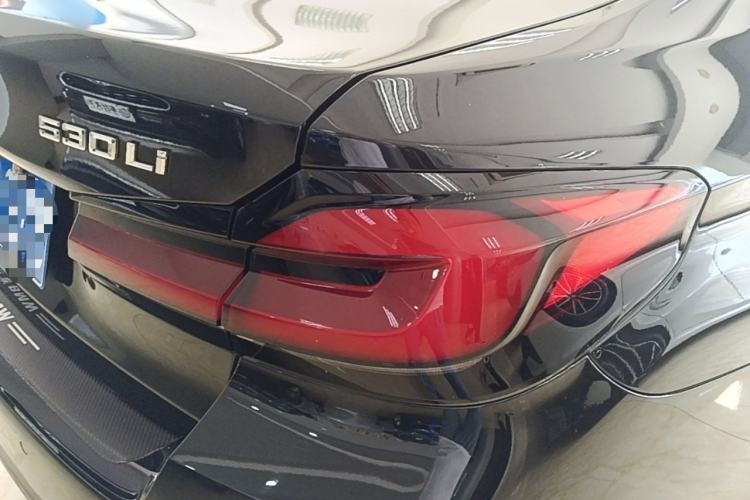Used BMW 5 Series 2022 Restyled 530Li Leading Edition M Sport Package Right Rear Taillight