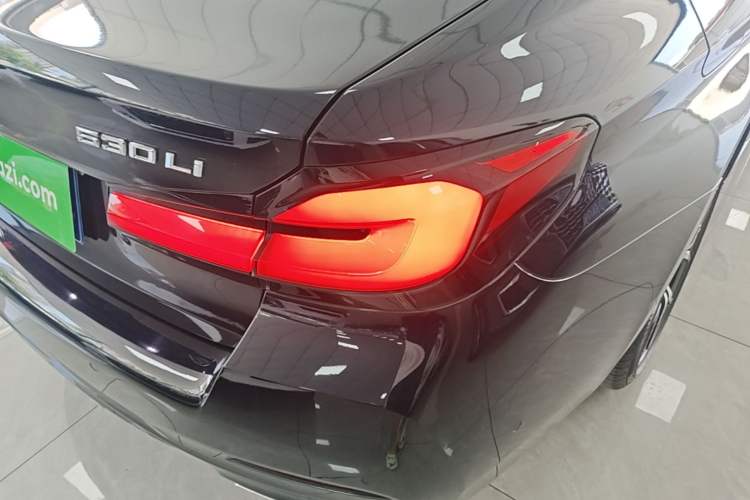 Used BMW 5 Series 2022 Revised Version 3 530Li Luxury Edition M Sport Package Right Rear Taillight
