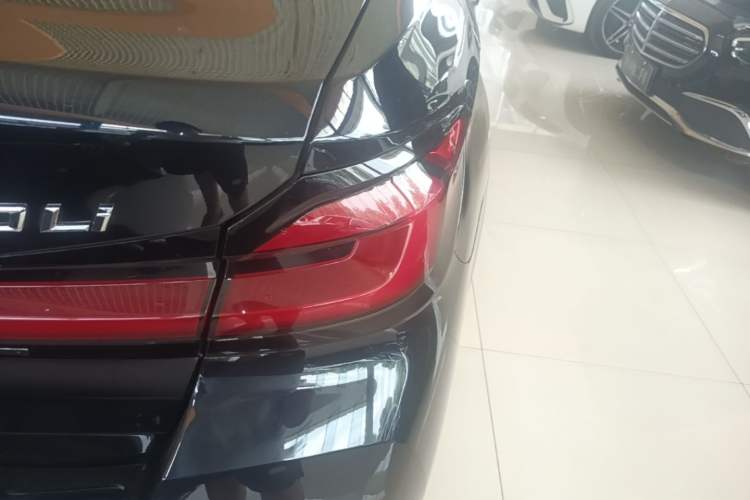 Used BMW 5 Series 2022 Second Facelift 530Li Leading Edition M Sport Package Right Rear Taillight