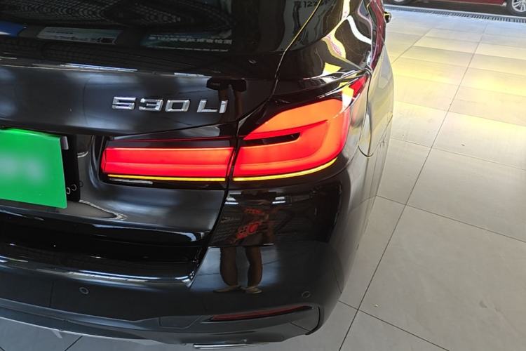 Used BMW 5 Series 2022 Restyled 530Li Leading Edition M Sport Package Right Rear Taillight