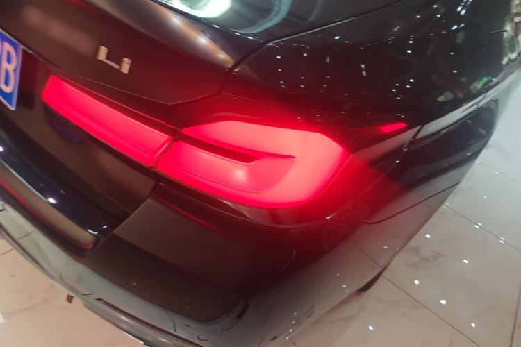 Used BMW 5 Series 2022 Restyled 530Li Leading Edition M Sport Package Right Rear Taillight