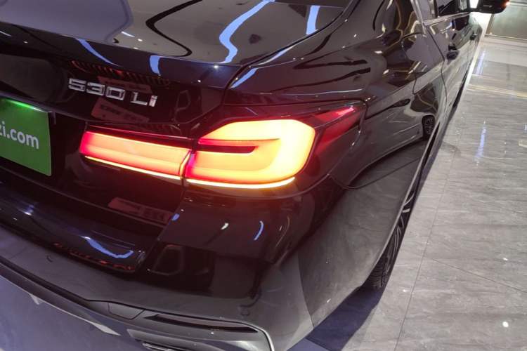 Used BMW 5 Series 2022 Second Facelift 530Li Leading Edition M Sport Package Right Rear Taillight