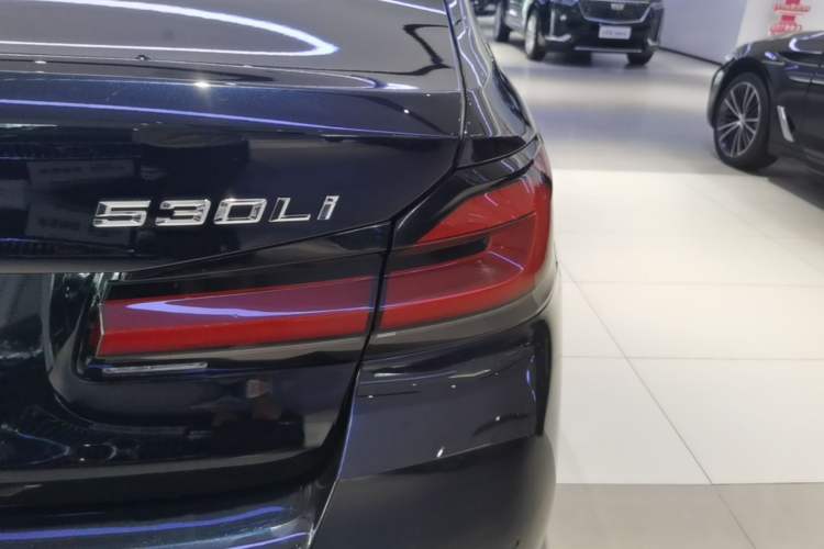 Used BMW 5 Series 2022 Restyled 530Li Leading Edition M Sport Package Right Rear Taillight