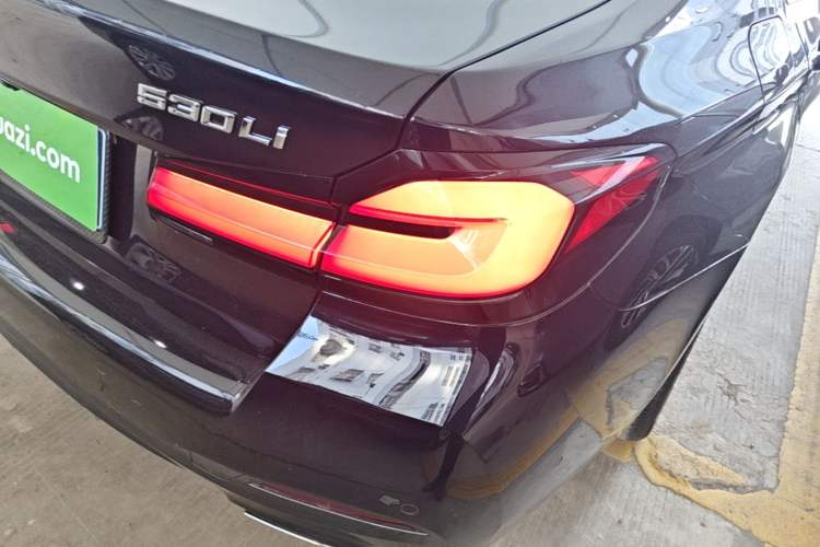 Used BMW 5 Series 2022 Second Facelift 530Li Leading Edition M Sport Package Right Rear Taillight