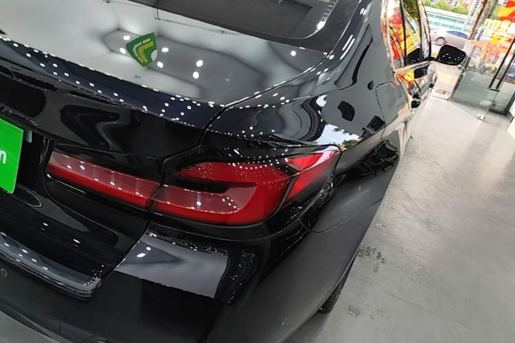 Used BMW 5 Series 2022 Second Facelift 530Li Luxury Version M Sport Package Right Rear Taillight