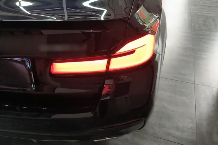 Used BMW 5 Series 2022 Restyled 530Li Leading Edition M Sport Package Right Rear Taillight