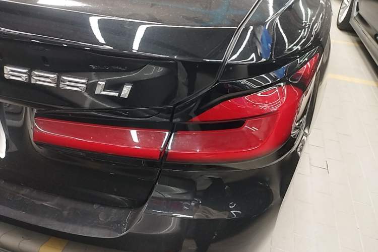 Used BMW 5 Series 2022 Second Facelift 525Li Luxury Package Right Rear Taillight