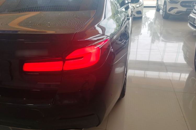 Used BMW 5 Series 2022 Second Facelift 530Li Leading Edition M Sport Package Right Rear Taillight