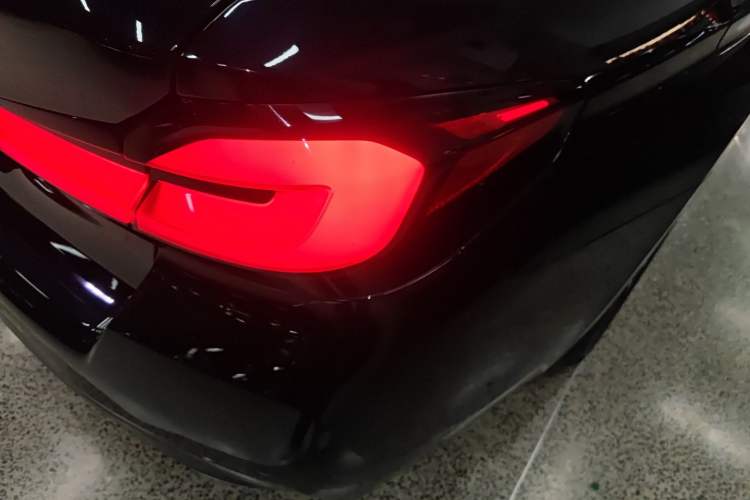Used BMW 5 Series 2022 Restyled 525Li M Sport Package Right Rear Taillight