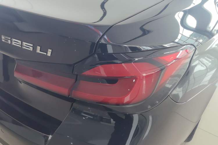 Used BMW 5 Series 2022 Restyled 525Li M Sport Package Right Rear Taillight