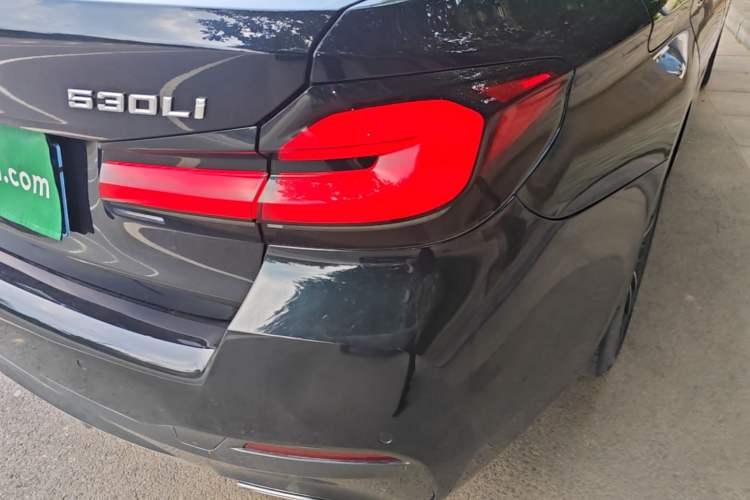 Used BMW 5 Series 2022 Restyled 530Li Leading Edition M Sport Package Right Rear Taillight