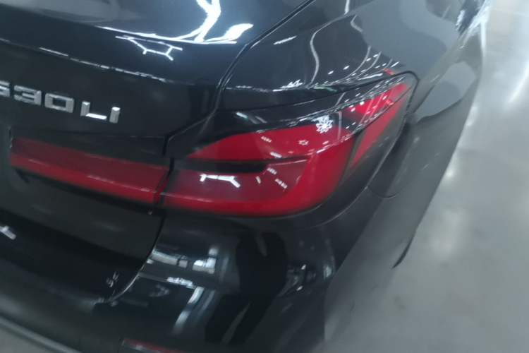 Used BMW 5 Series 2022 Revised Version 3 530Li Luxury Edition Premium Package Right Rear Taillight
