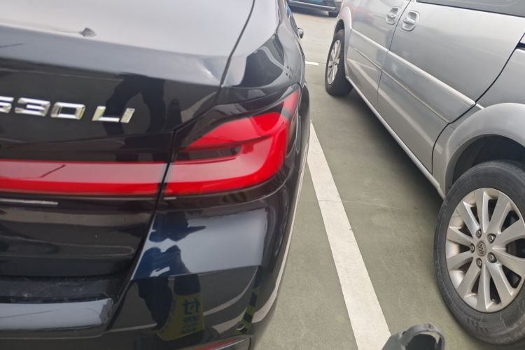 Used BMW 5 Series 2022 Restyled 530Li Leading Edition M Sport Package Right Rear Taillight