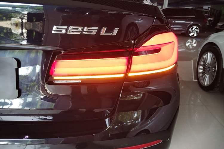 Used BMW 5 Series 2022 Second Facelift 525Li Luxury Package Right Rear Taillight