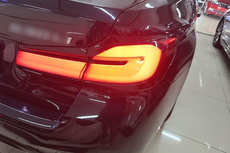 Used BMW 5 Series 2022 Second Facelift 530Li Leading Edition M Sport Package Right Rear Taillight