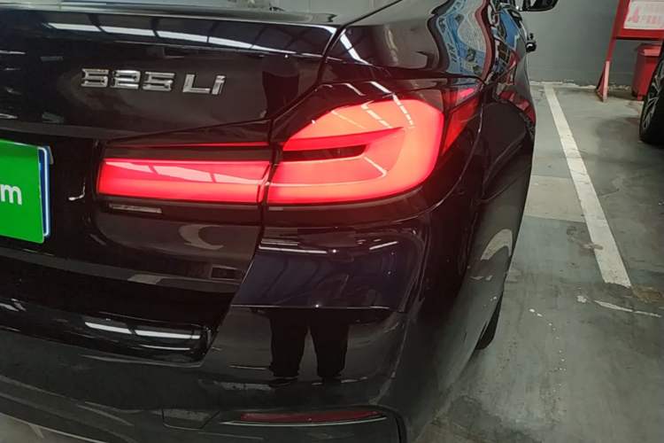 Used BMW 5 Series 2022 Second Facelift 525Li M Sport Package Right Rear Taillight