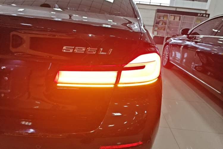 Used BMW 5 Series 2022 Second Facelift 525Li Luxury Package Right Rear Taillight