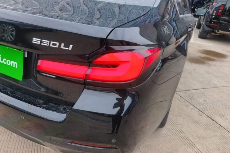 Used BMW 5 Series 2022 Second Facelift 530Li Leading Edition M Sport Package Right Rear Taillight