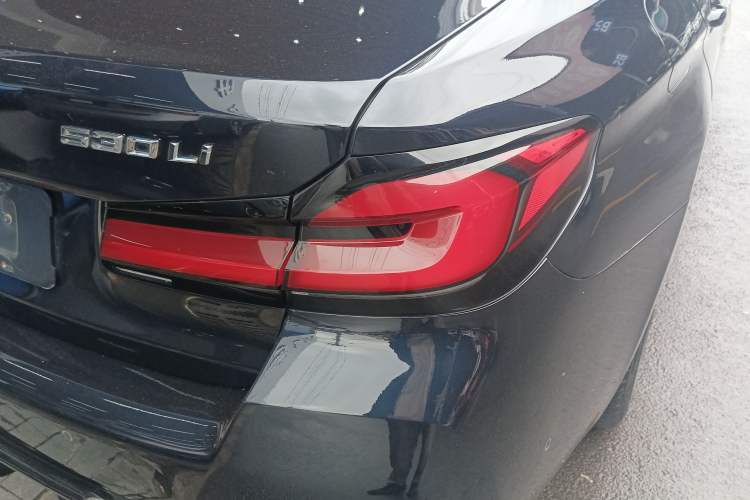 Used BMW 5 Series 2022 Second Facelift 530Li Luxury Version M Sport Package Right Rear Taillight