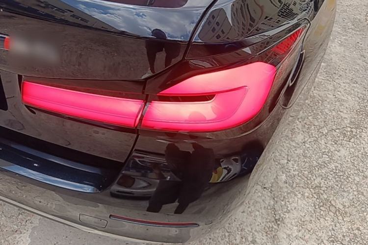 Used BMW 5 Series 2022 Second Facelift 530Li Leading Edition Luxury Package Right Rear Taillight