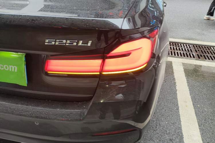 Used BMW 5 Series 2022 Second Facelift 525Li M Sport Package Right Rear Taillight