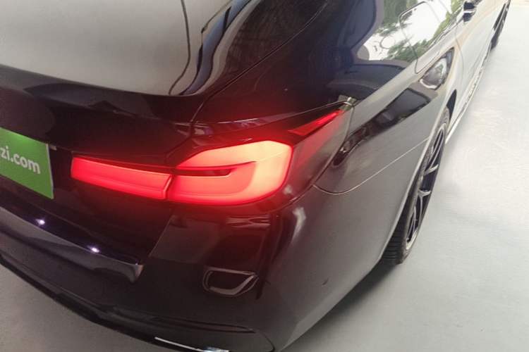 Used BMW 5 Series 2022 Restyled 540i Luxury Edition M Sport Package Right Rear Taillight