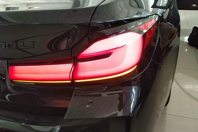 Used BMW 5 Series 2022 Restyled 530Li Leading Edition M Sport Package Right Rear Taillight