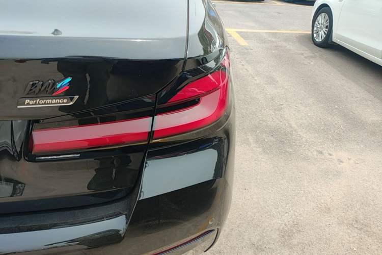 Used BMW 5 Series 2022 Second Facelift 530Li Leading Edition M Sport Package Right Rear Taillight