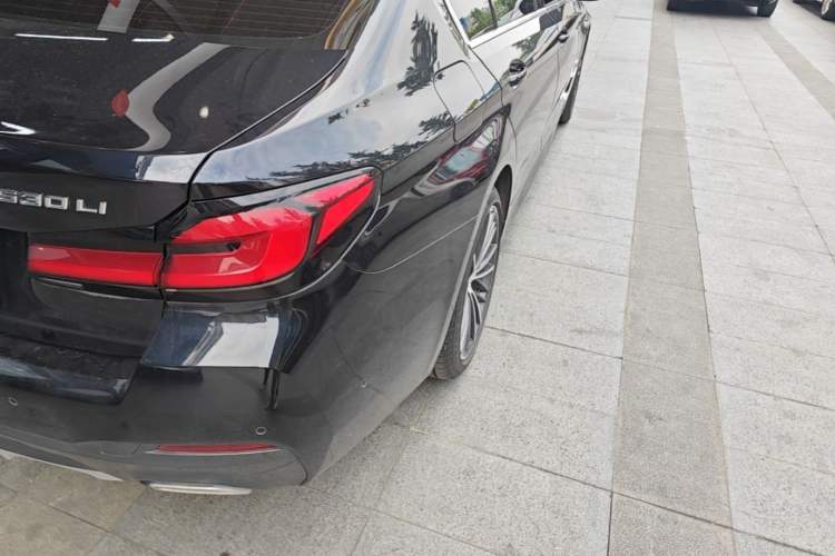 Used BMW 5 Series 2022 Restyled 530Li Leading Edition M Sport Package Right Rear Taillight