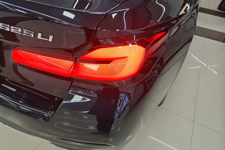 Used BMW 5 Series 2022 Restyled 525Li M Sport Package Right Rear Taillight