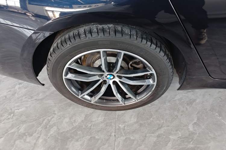Used BMW 5 Series 2022 Second Facelift 525Li M Sport Package Right Rear Wheel Hub