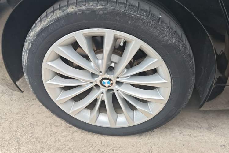 Used BMW 5 Series 2022 Restyled 525Li Luxury Package Right Rear Wheel Hub