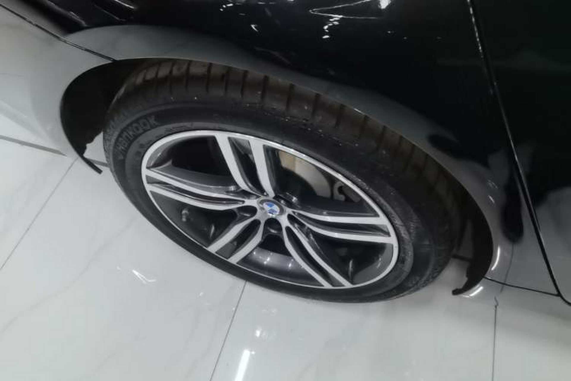 Used BMW 5 Series 2022 Second Facelift 530Li Leading Edition Luxury Package Right Rear Wheel Hub