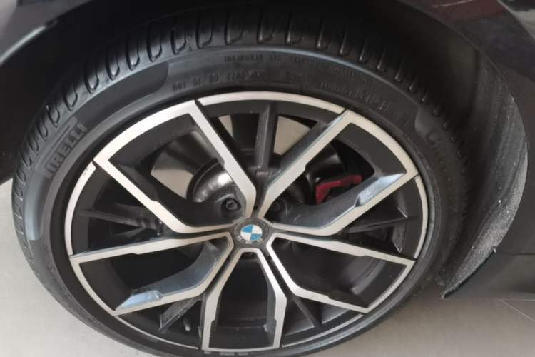 Used BMW 5 Series 2022 530i Sport Line M Sport Package Right Rear Wheel Hub