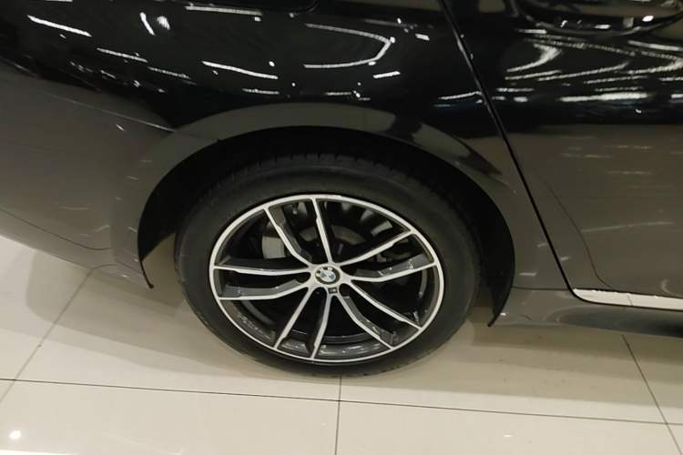 Used BMW 5 Series 2022 Restyled 525Li M Sport Package Right Rear Wheel Hub
