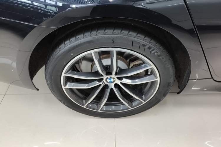 Used BMW 5 Series 2022 525Li M Sport Package Right Rear Wheel Hub